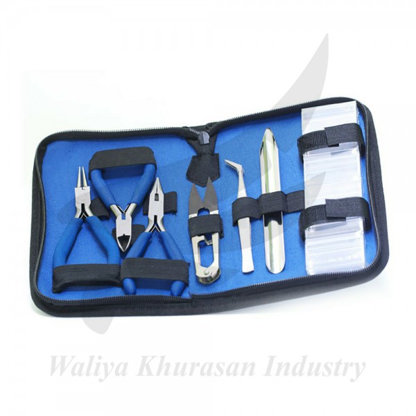 7-PIECE SET OF PLIERS AND ACCESSORIES IN A COMFORTABLE ZIPPERED BAG